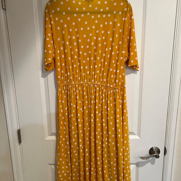 Sunshine and Polka Dots Midi-Dress - Picture 2 of 3